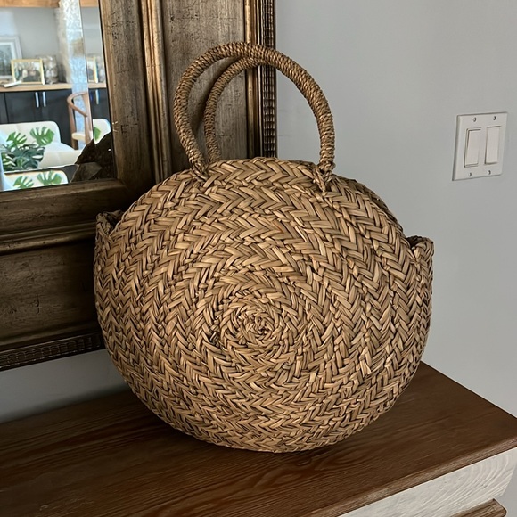REFORMATION CIRCLE STRAW TOTE BAG- Natural - Picture 2 of 10
